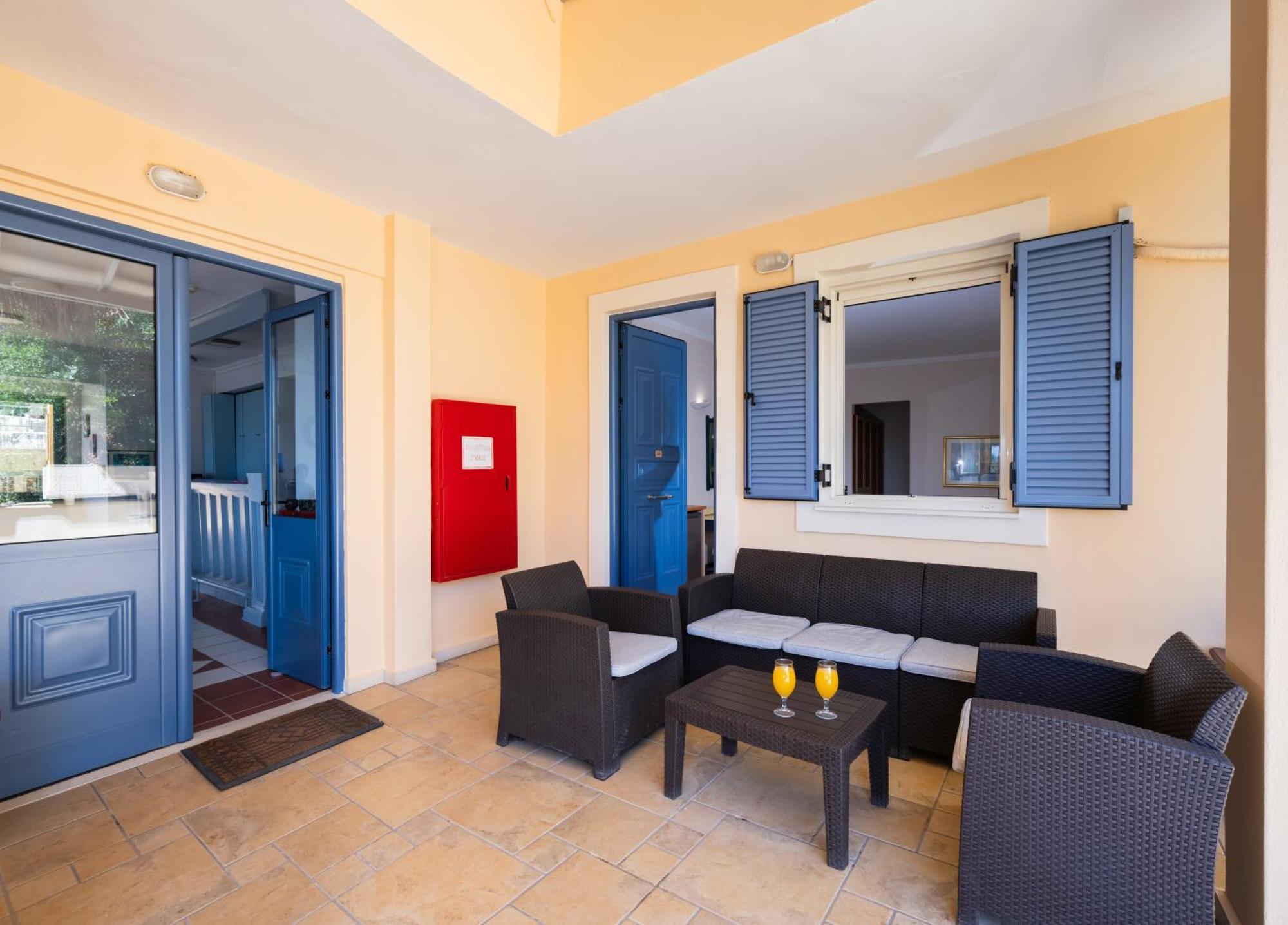 Ionio Hotel Nikiana Exterior photo